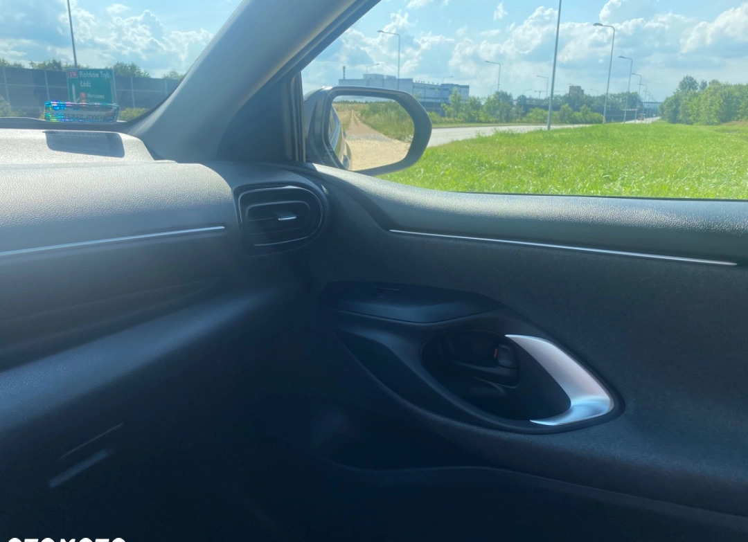 Toyota Yaris cena 70110 przebieg: 18500, rok produkcji 2021 z Kielce małe 407